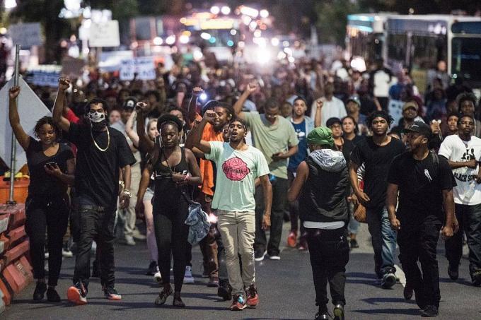 Protesten breken uit in Charlotte na politieopnames