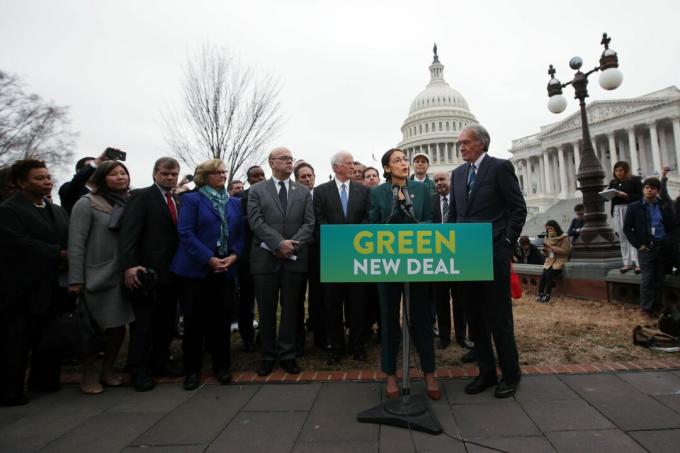 Democratic Lawmakers Rep. Alexandria Ocasio-Cortez en Sen. Ed Markey onthult hun Green New Deal-resolutie