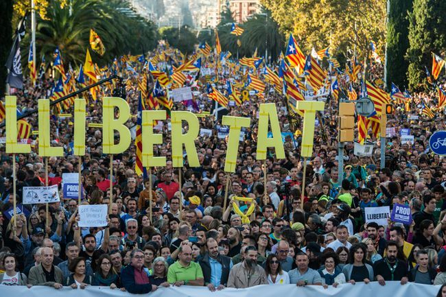 Catalaanse separatistische demonstranten protesteren tegen politietactieken