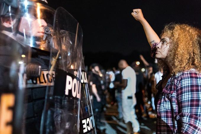 Protesten breken uit in Charlotte na politieopnames