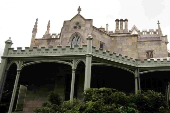 Gotische heroplevingsdetails op Lyndhurst Mansion in Tarrytown, New York