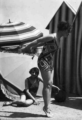 Foto van de strandkleding van Sonia Delaunay