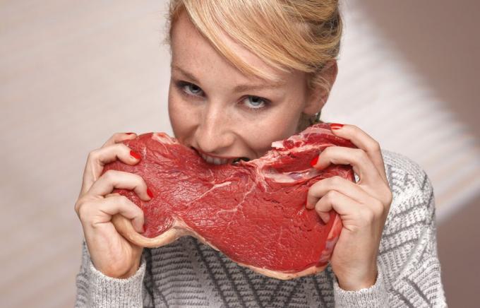Een route van miltvuurinfectie is het eten van onvoldoende verhit vlees van een besmet dier.