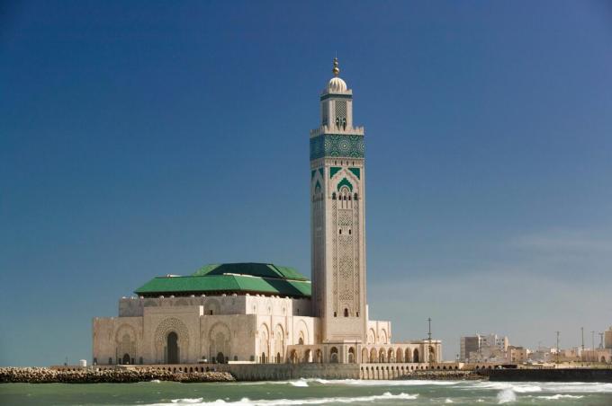 Hassan II-moskee, voltooid in 1993 aan de Atlantische kust, in Casablanca, Marokko