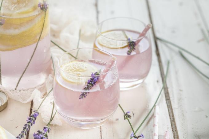 Een persoon die niet van koriander houdt, vindt ook lavendellimonade met zeepachtige smaak.