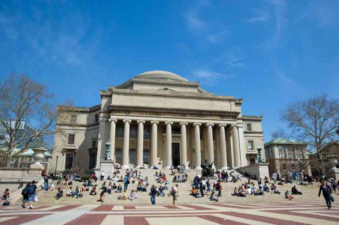 Studenten voor de bibliotheek van Columbia University, Manhattan, New York, Verenigde Staten
