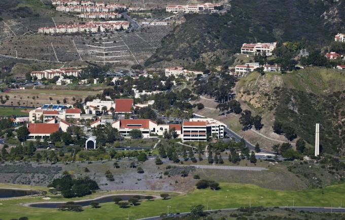Luchtfoto van de campus van de Pepperdine University, Malibu, Californië
