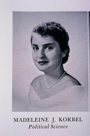 Senior Portarit van Wesley College of Madeleine Albright