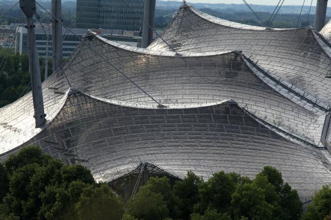 Dak van het Olympisch Stadion van 1972 in München, Beieren, Duitsland