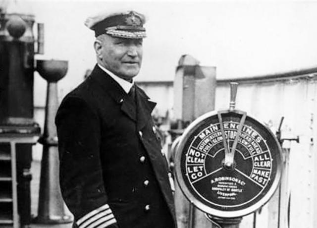 Portret van William Thomas Turner in Cunard-uniform.