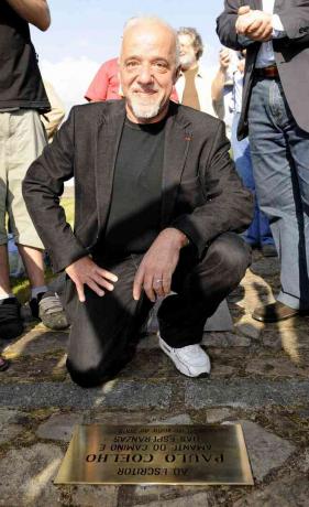 Braziliaanse schrijver Paulo Coelho in Santiago de Compostela