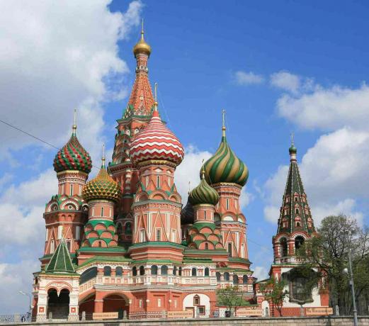 De ui torenspitsen van St. Basil's Cathedral in Moskou